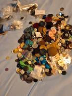 Oude knoppen in alle kleuren en soorten, Hobby en Vrije tijd, Kralen en Sieraden maken, Ophalen