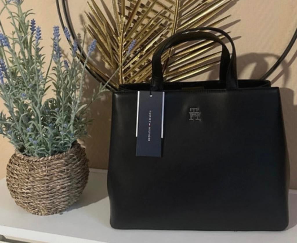 Tommy hylfiger schoudertas, Handtassen en Accessoires, Tassen | Damestassen, Verzenden, Nieuw, Zwart, Schoudertasje