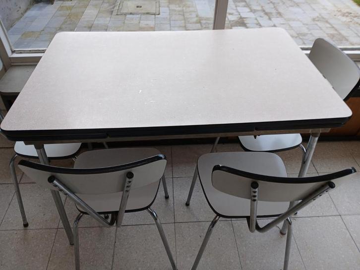 Vintage formica keuken-eettafel + 4 stoelen, Huis en Inrichting, Tafels | Eettafels, Zo goed als nieuw, Ophalen