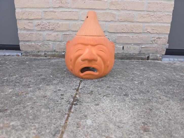 Vintage terracotta hoofd pot / vaas met deksel  uniek design, Tuin en Terras, Tuinhaarden, Gebruikt, Ophalen of Verzenden