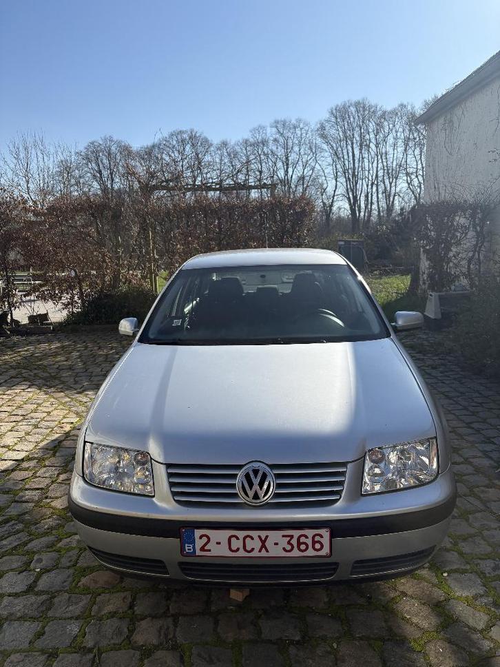 volkswagen bora 2004, Autos, Volkswagen, Particulier, Bora, Essence, Euro 4, Berline, 5 portes, Boîte manuelle, Argent ou Gris