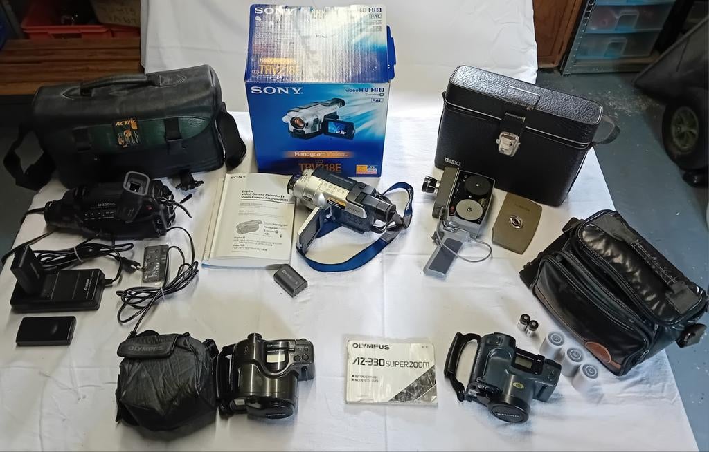 Lot matériel photo/vidéo vintage Sony Olympus Yashica Canon, TV, Hi-fi & Vidéo, Enlèvement ou Envoi