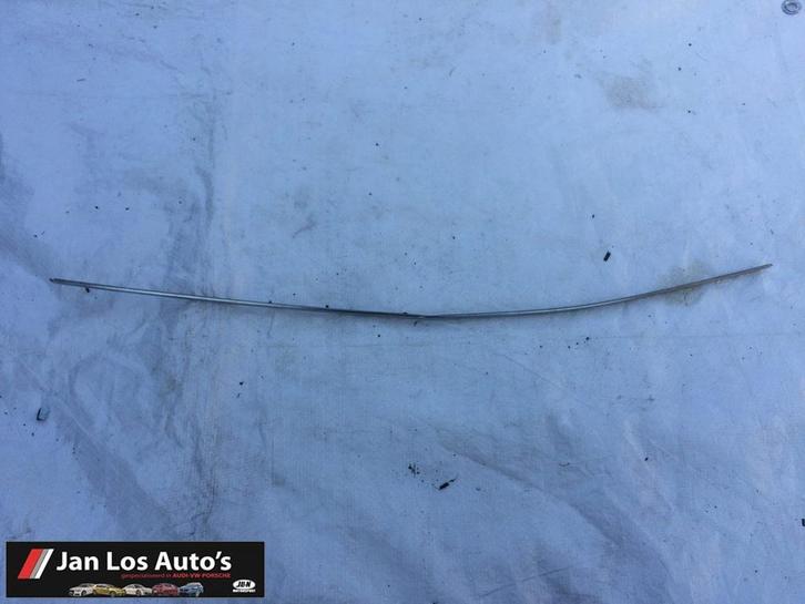 Grille lijst chroom Audi 100 C3 ('82-'90) 443853711, Autos : Pièces & Accessoires, Autres pièces automobiles, Audi, Utilisé, Enlèvement ou Envoi