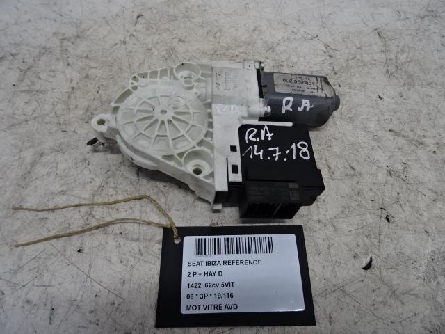 MOTEUR LEVE VITRE ELECTRIQUE AVANT DROIT Ibiza III (6L1), Autos : Pièces & Accessoires, Carrosserie & Tôlerie, Seat, Avant, Droite