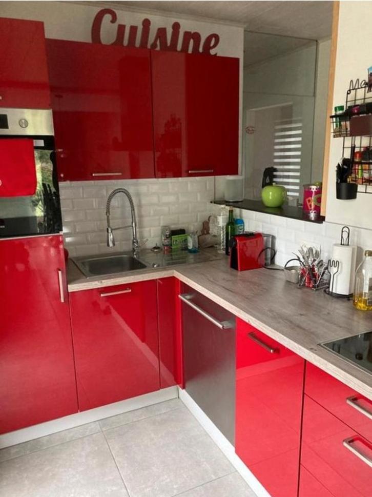 Cuisine complète, Maison & Meubles, Cuisine | Cuisines complètes, Utilisé, Cuisine d'angle, Rouge, Brillant ou Laqué, Enlèvement