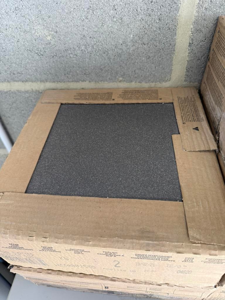 Carrelage gres 30 x 30 gris anthracite 11m2, Enlèvement, Comme neuf