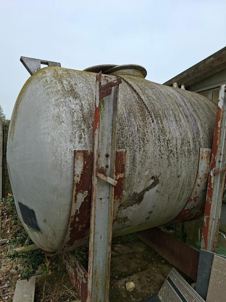 tonnes d'aluminium 4000 litres, Enlèvement, Utilisé