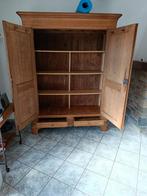 Superbe armoire en chêne.