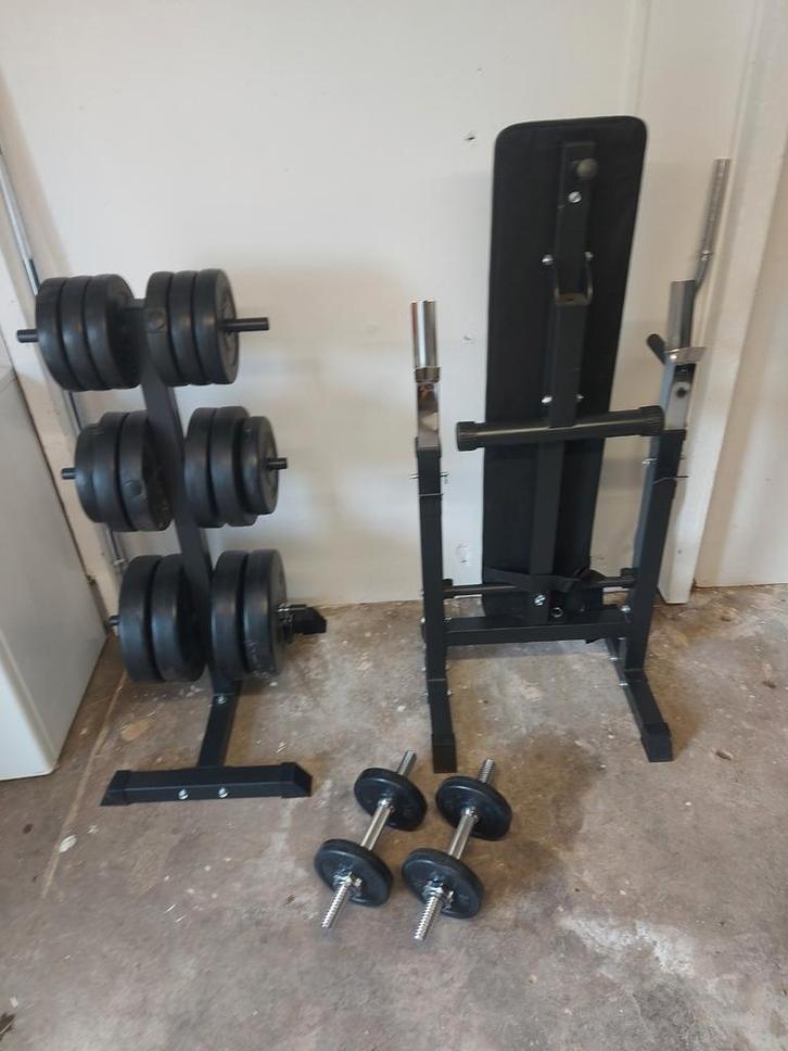 Nieuw 580€ nu 350€ Gewichten + baren + bank + rek + dumbells, Sports & Fitness, Équipement de fitness, Enlèvement