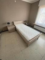 1persoonsbed /matras en nachtkastje, Huis en Inrichting, Slaapkamer | Bedden, Ophalen