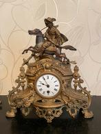 Pendule ancienne avec sculpture en bronze, Ophalen