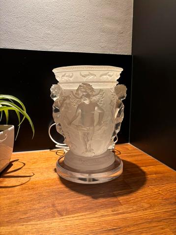 Prachtige engelenlamp beschikbaar voor biedingen