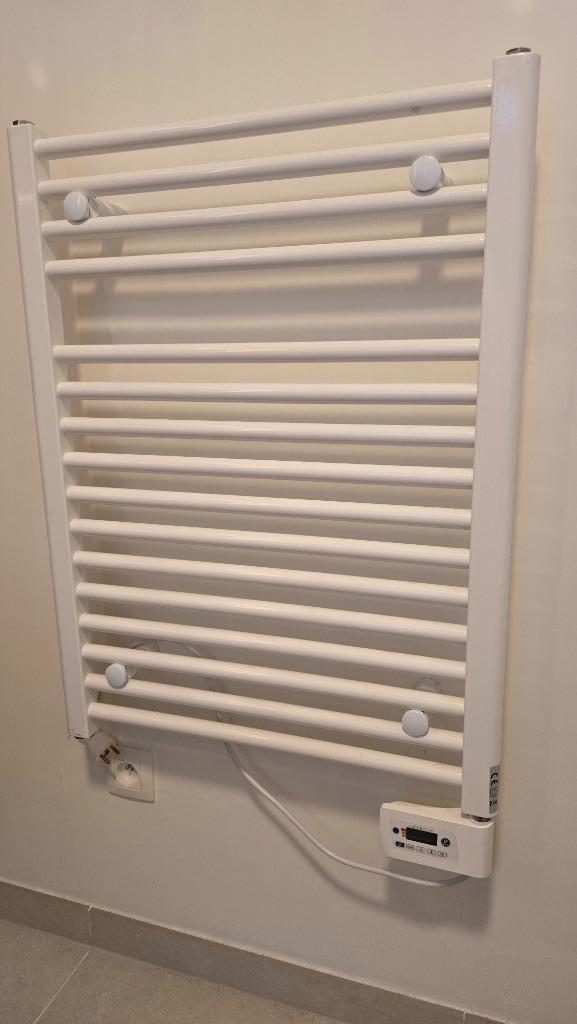 Elektrische badkamer radiator, Doe-het-zelf en Bouw, Verwarming en Radiatoren, Zo goed als nieuw, Radiator, Ophalen