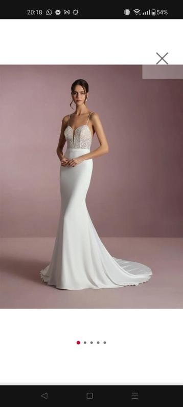 Trouwjurk White One by St Patrick Ginza  beschikbaar voor biedingen