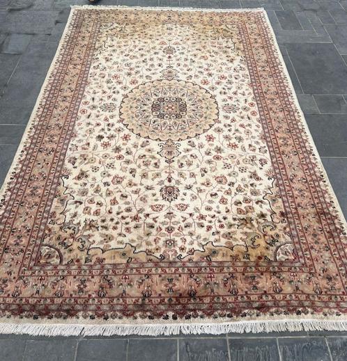 Groot vloerkleed 180x280 cm, handgemaakt van wol en zijde, Huis en Inrichting, Stoffering | Tapijten en Vloerkleden, Gebruikt
