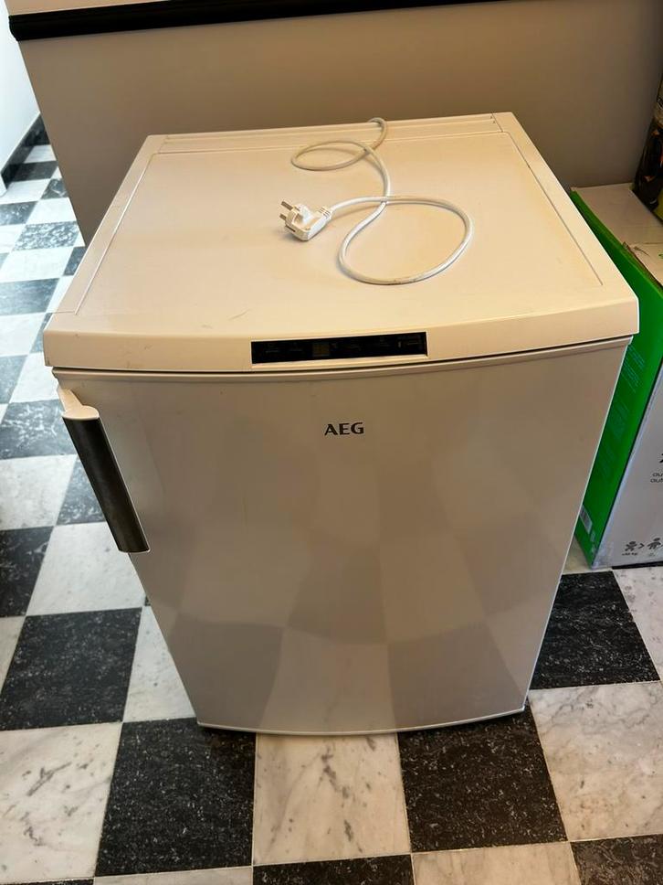 AEG ATB68F6NW 850 mm 85 l NoFrost tafelvriezer, Elektronische apparatuur, Vriezers en Diepvrieskisten, Zo goed als nieuw, Vrieskast