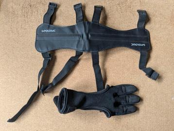 Bracelet et gant de protection tir à l'arc beschikbaar voor biedingen