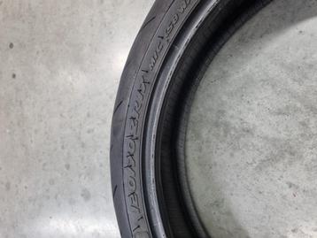 Pirelli rosso 3 beschikbaar voor biedingen