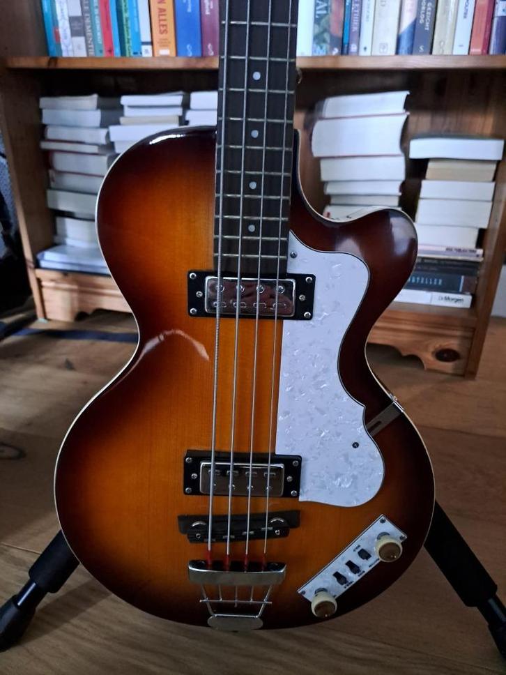 Höfner Club Ignition, Muziek en Instrumenten, Snaarinstrumenten | Gitaren | Bas, Zo goed als nieuw, Elektrisch, Ophalen