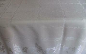 SALE Vintage lichtgeel tafelkleed beschikbaar voor biedingen