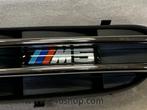 BMW M5 EMBLEEM GRILL RECHTER VOOR SPATBORD OE 51137896850, Auto-onderdelen, Ophalen of Verzenden, Nieuw, BMW