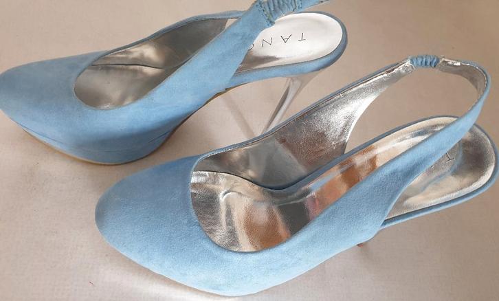 Tango suede pumps maat 38, 39 of 40, Kleding | Dames, Schoenen, Nieuw, Pumps, Blauw, Ophalen of Verzenden