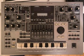 Roland MC-505 groovebox with floppy disk!, Muziek en Instrumenten, Ophalen, Gebruikt
