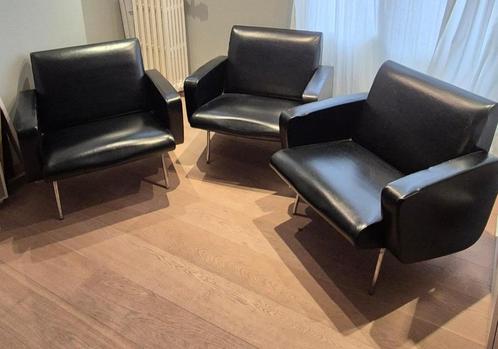 1, 2 of 3 vintage „Breda” feteuils van Pierre Guariche, Antiek en Kunst, Antiek | Meubels | Stoelen en Sofa's, Ophalen