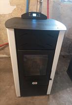 Poêle à pellet hydro (chaudière) 15 kw comme neuf, Maison & Meubles, Poêles, Enlèvement, Comme neuf