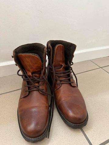Leren veterboots van Manfield beschikbaar voor biedingen