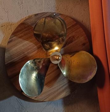 Scheepsschroef te koop. beschikbaar voor biedingen