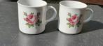 2 porseleinen mokken met rozen..., Ophalen of Verzenden, Porselein, Overige stijlen, Kop(pen) en/of Schotel(s)