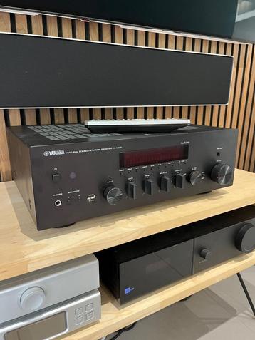 Yamaha R-N602 Streaming Versterker (Spotify, Tidal, Airplay.