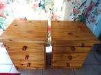 Jolies tables de nuit, en pin massif. Prix pour le lot, 45 à 65 cm, Enlèvement, Utilisé, 55 à 70 cm