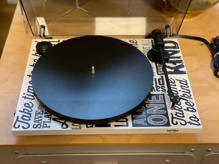 Pro-Ject Primary E - Hard Rock Cafe Platenspeler, Audio, Tv en Foto, Platenspelers, Gebruikt, Platenspeler, Ophalen