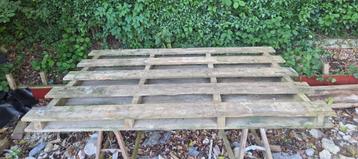XL-pallet te doneren. 2m/1,20 m  beschikbaar voor biedingen
