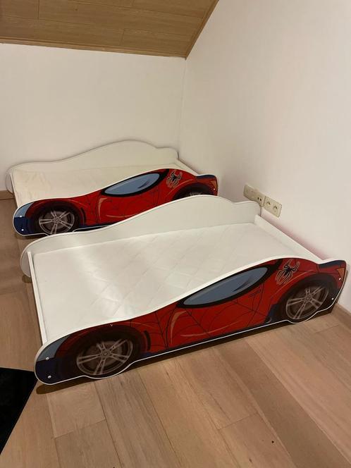 Spiderman bed, Kinderen en Baby's, Kinderkamer | Bedden, Zo goed als nieuw, Lattenbodem, Ophalen