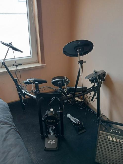 Roland TD-11 met versterker Roland PM-100, Muziek en Instrumenten, Drumstellen en Slagwerk, Zo goed als nieuw, Roland, Elektronisch