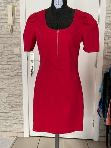 Robe rouge coton beschikbaar voor biedingen