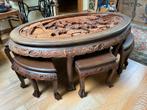 20th century Chinese oval gegraveerde koffie tafel., Ophalen