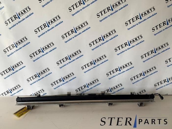 Zonnescherm elektrisch midden-achter van een Mercedes CLS-Kl, Auto-onderdelen, Interieur en Bekleding, Mercedes-Benz, Gebruikt