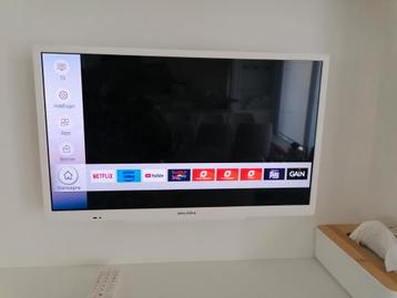 Smart TV 24 "(60cm) +hangbeugel beschikbaar voor biedingen