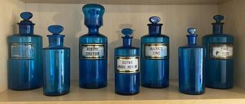 7 flacons de pharmacie bleus (fin XIXème siècle)