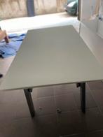 Eetkamertafel van Joly in wit glas met roestvrijstalen voet, Huis en Inrichting, Tafels | Eettafels, Ophalen, Glas