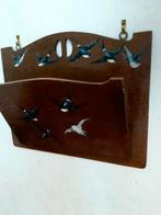 Porte-lettres vintage en bois ,hirondelles peintes à la main, Enlèvement ou Envoi