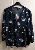 Donkerblauw bloesje met V-hals en bloemenprint, 42, Kleding | Dames, Blouses en Tunieken, Ophalen of Verzenden, Zo goed als nieuw