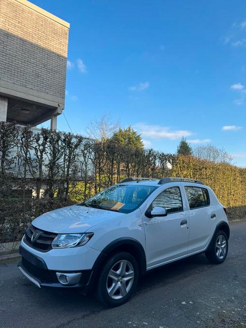 Dacia Sandero Stepway 0.9 benzine 2015 - 30.000KM - GARANTIE, Auto's, Dacia, Bedrijf, Te koop, Sandero, ABS, Airbags, Airconditioning