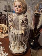 Prachtige pop met stolp 250 eu, Antiek en Kunst, Ophalen