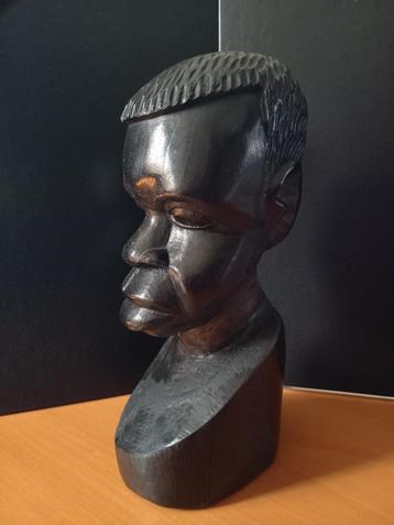 Gesneden houten hoofd uit Afrikaans hardhout beschikbaar voor biedingen