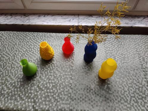 Vases uniques imprimés en 3D à vendre : différentes couleurs, Maison & Meubles, Accessoires pour la Maison | Vases, Neuf, Rouge